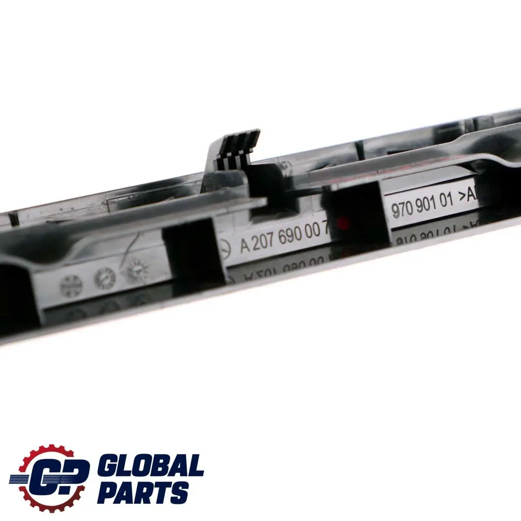 Maletero Trasero Cubremaletero para Mercedes A207 con número de pieza A2076900076 Mercedes A207 Maletero Trasero Cubremaletero - SKU A2076900076 - Número de pieza A2076900076