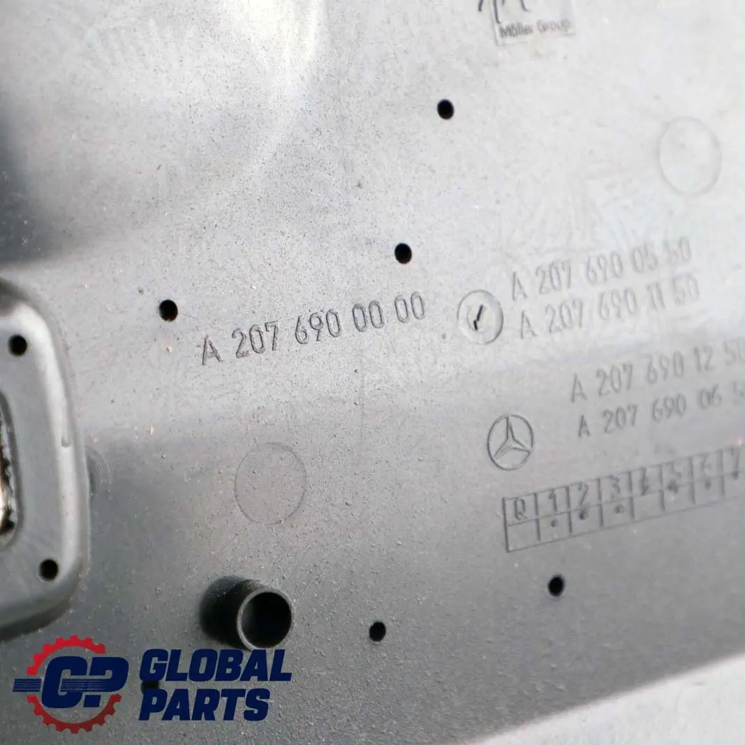 Mercedes-Benz A207 Panneau habillage commandes de pavillon de toit pour à propos du numéro de pièce A2076901150 Mercedes-Benz A207 Panneau habillage commandes de pavillon de toit - SKU A2076901150 - Numéro de pièce A2076901150