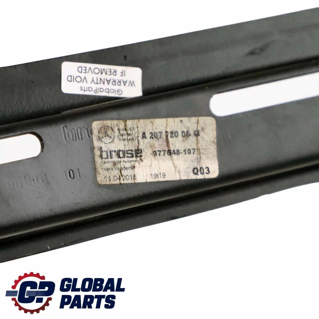 W207 Porte Avant Droite Lève-Vitre Electrique Régulateur pour Mercedes à propos du numéro de pièce A2077200446 Mercedes W207 Porte Avant Droite Lève-Vitre Electrique Régulateur - SKU A2077200446 - Numéro de pièce A2077200446