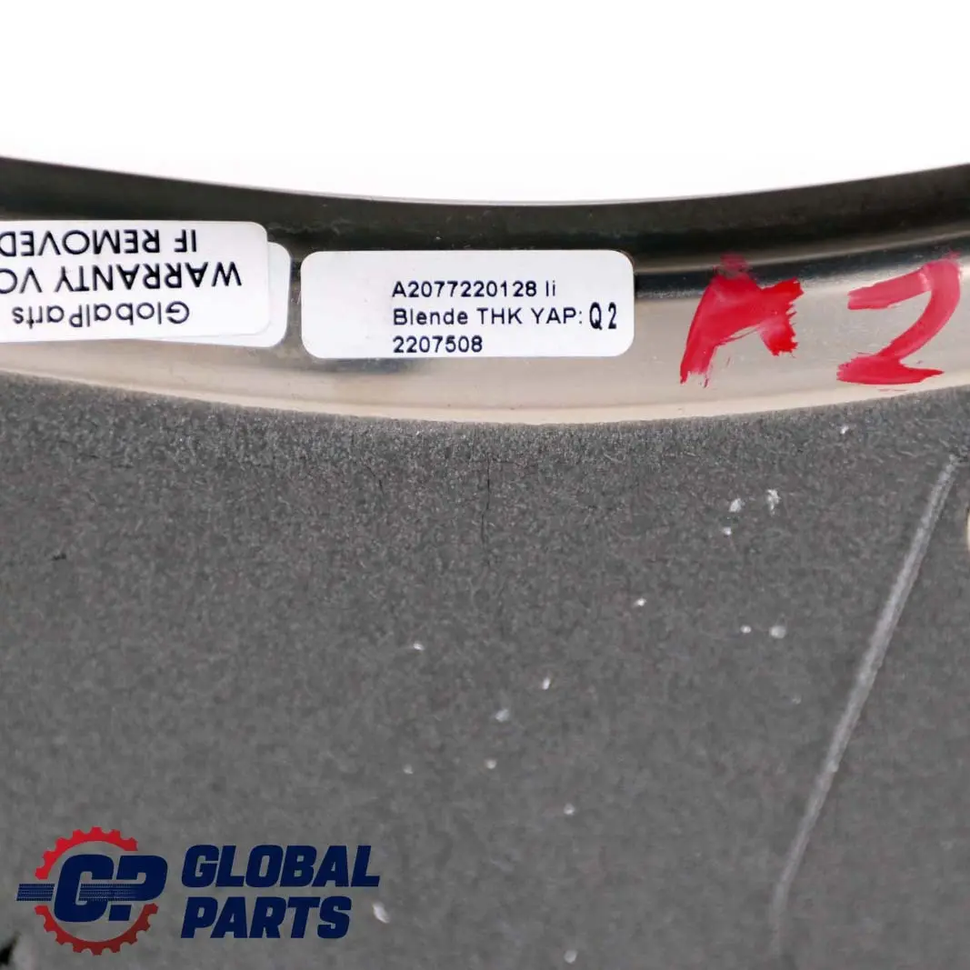Mercedes W207 Gauche Bordure de Porte Chrom Finisher - SKU A2077220128 - Numéro de pièce A2077220128