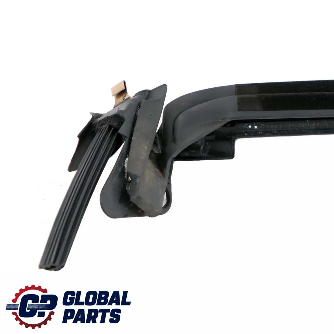 Mercedes-Benz W207 Striscia tenuta per finestrino anteriore destro per con numero di parte A2077250265 Mercedes-Benz W207 Striscia tenuta per finestrino anteriore destro - SKU A2077250265 - Numero di parte A2077250265