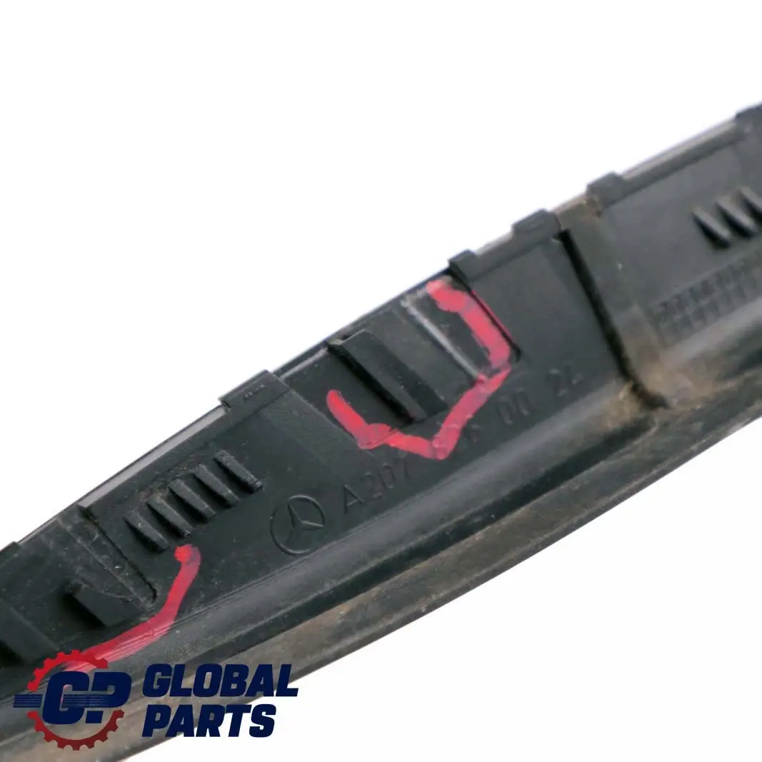 Mercedes C207 Luz Trasera Izquierda Embellecedor Cubremaletero - SKU A2078260024 - Número de pieza A2078260024