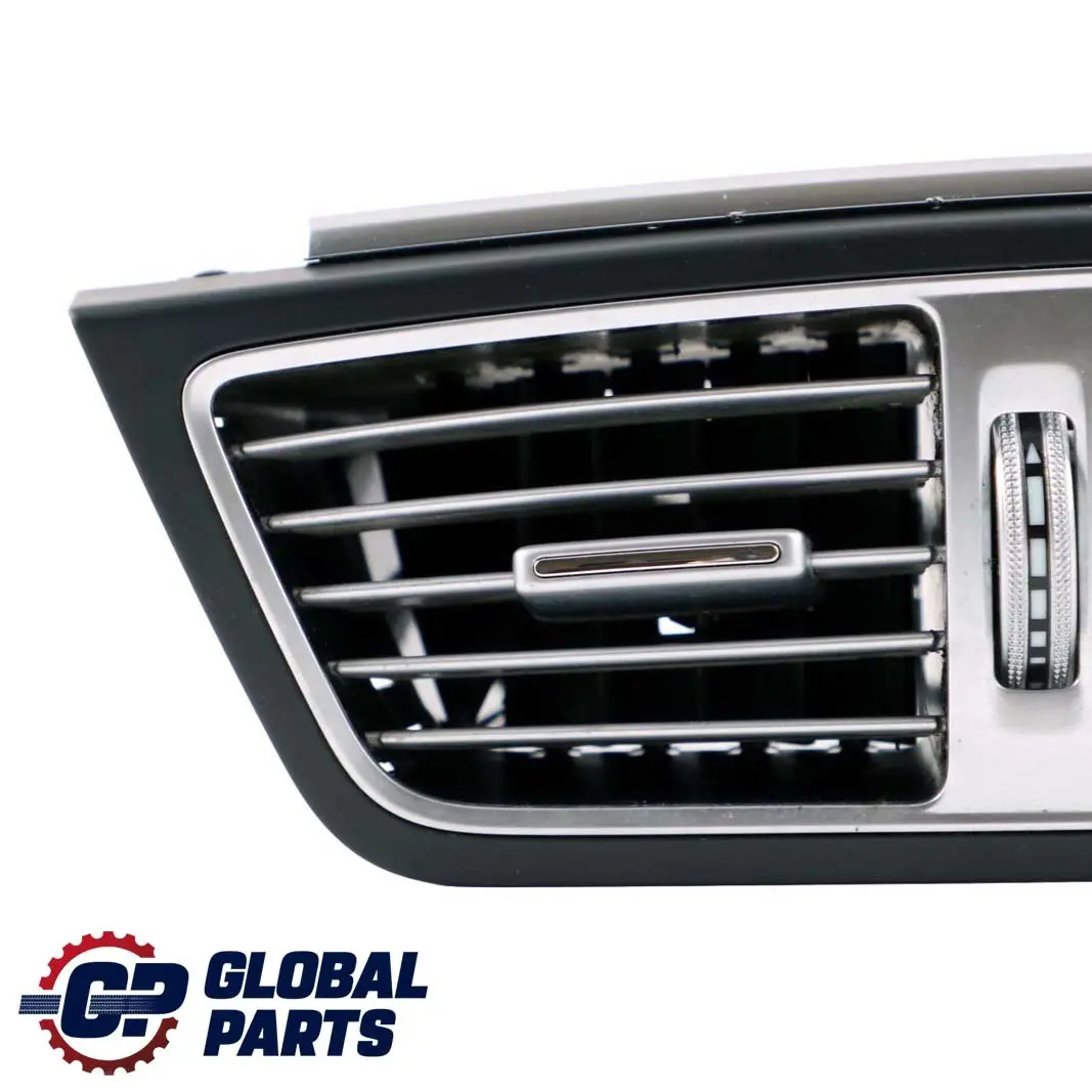 Mercedes Classe E W207 Buse d'aération centrale du tableau de bord A2078304300 - SKU A2078300000 - Numéro de pièce A2078300000