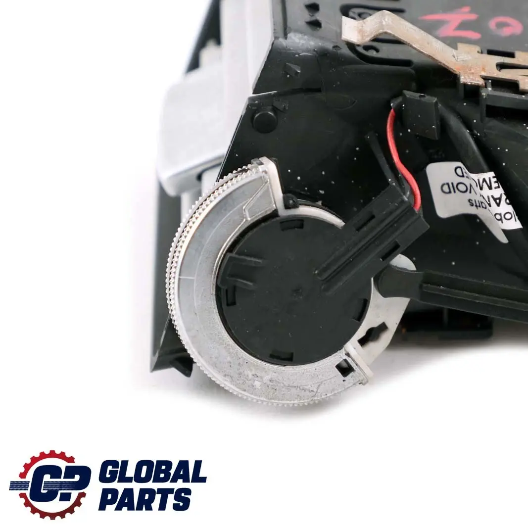 W207 Dashboard Ugello Aria Ventilazione SX per Mercedes con numero di parte A2078300100 Mercedes W207 Dashboard Ugello Aria Ventilazione SX - SKU A2078300100 - Numero di parte A2078300100