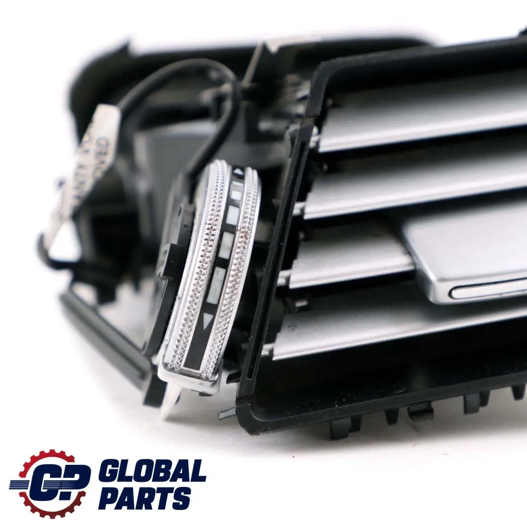 W207 Dashboard Ugello Aria Ventilazione Destra per Mercedes con numero di parte A2078300200 Mercedes W207 Dashboard Ugello Aria Ventilazione Destra - SKU A2078300200 - Numero di parte A2078300200