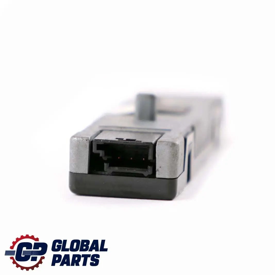 Mercedes-Benz W207 Cabrio A207 Rear Left N/S Radio Aerial Antenna Amplifier to with Part number A2079053300 Mercedes-Benz W207 Cabrio A207 Rear Left N/S Radio Aerial Antenna Amplifier - SKU A2079053300 - Part number A2079053300