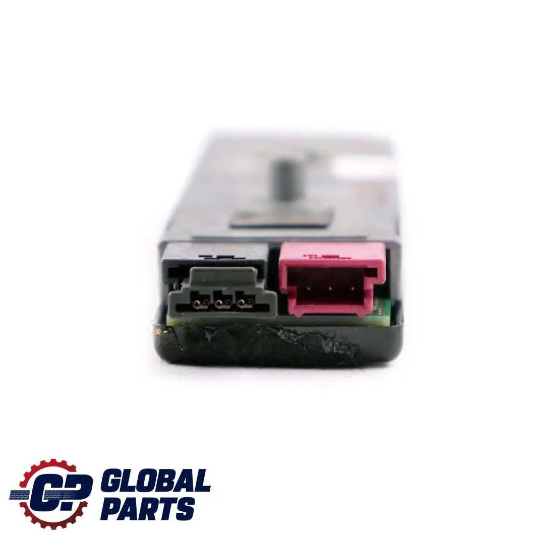 Mercedes W207 A207 Radio Antena Antena Amplificador Módulo Unidad Derecha - SKU A2079059702 - Número de pieza A2079059702