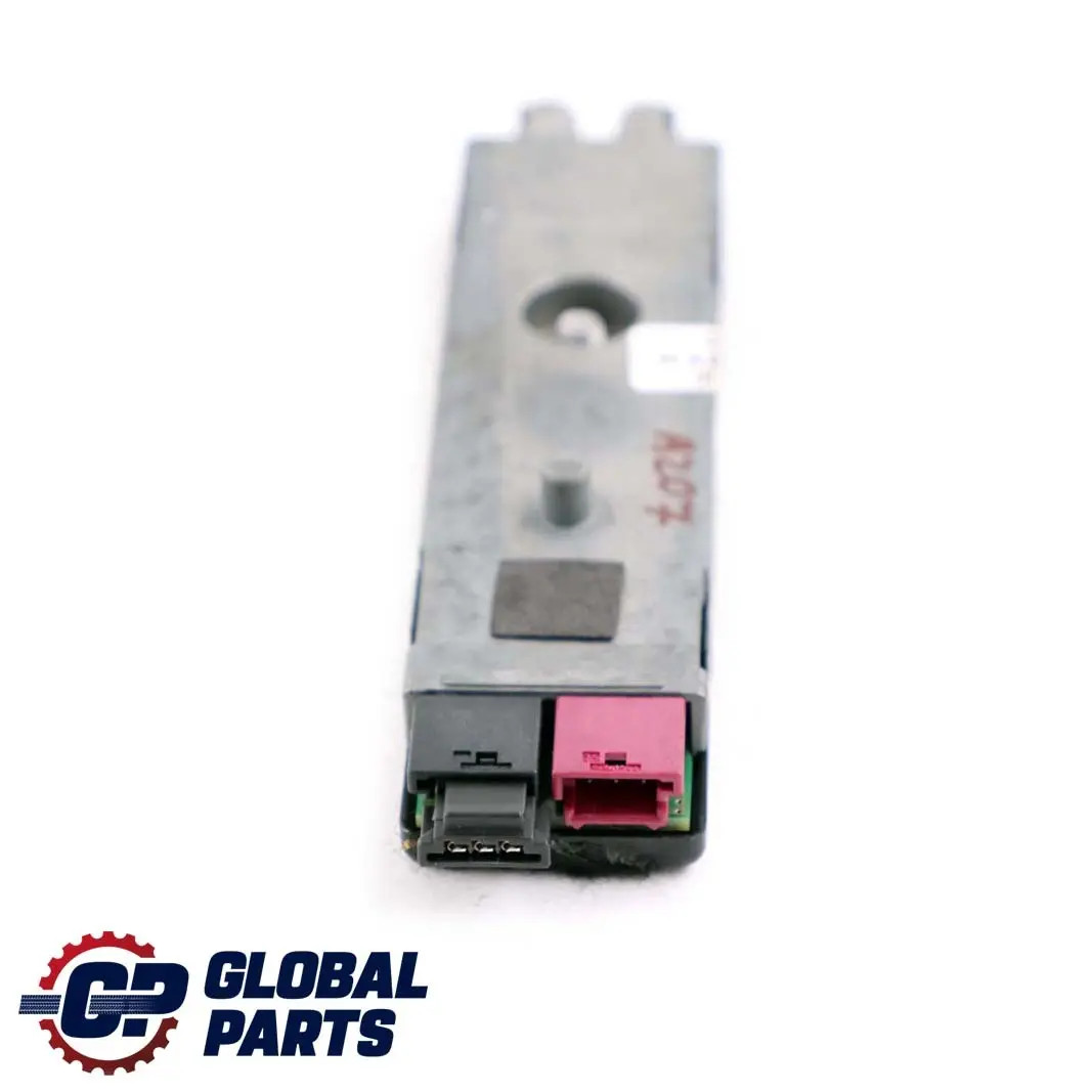 W207 A207 Radio Aerial Antenna Amplifier Module Unit Right pour Mercedes à propos du numéro de pièce A2079059702 Mercedes W207 A207 Radio Aerial Antenna Amplifier Module Unit Right - SKU A2079059702 - Numéro de pièce A2079059702