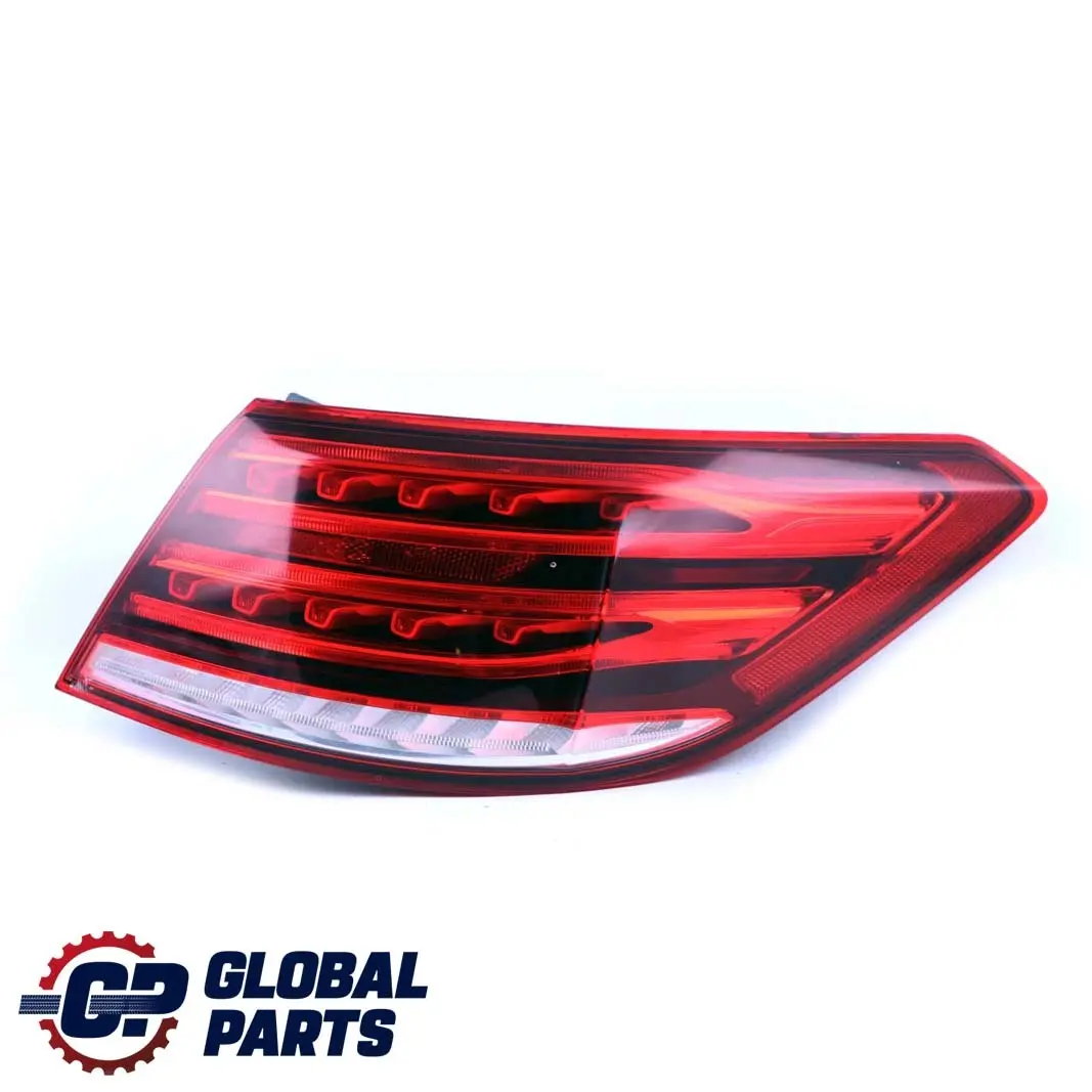 Mercedes W207 Luz Trasera Derecha Luz Trasera Luz de Freno - SKU A2079063400 - Número de pieza A2079063400