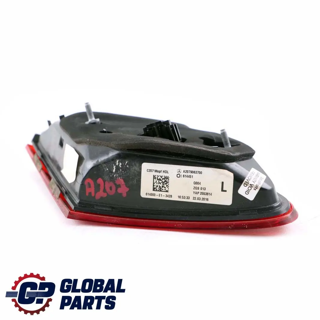 Mercedes W207 Rear Left Boot Lid Bootlid Tail Lamp Light - SKU A2079063700 - Numéro de pièce A2079063700