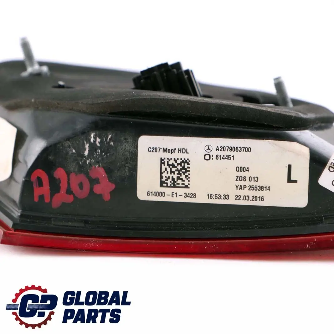 W207 Rear Left Boot Lid Bootlid Tail Lamp Light pour Mercedes à propos du numéro de pièce A2079063700 Mercedes W207 Rear Left Boot Lid Bootlid Tail Lamp Light - SKU A2079063700 - Numéro de pièce A2079063700