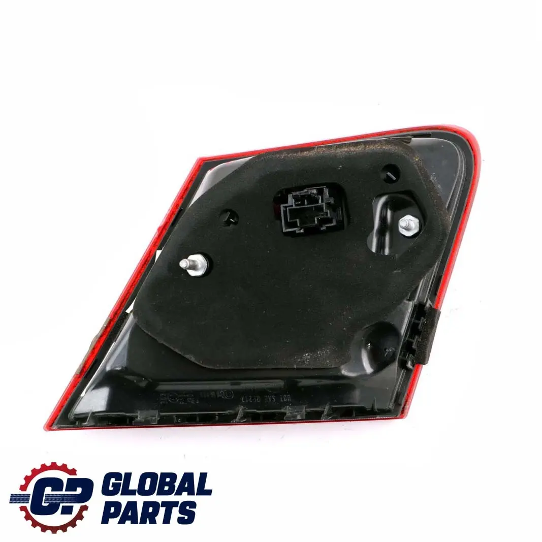 W207 Lampa Klapy Bagażnika Prawy Tył Prawa Tylna do Mercedes o numerze A2079063800 Mercedes W207 Lampa Klapy Bagażnika Prawy Tył Prawa Tylna - SKU A2079063800 - Numer Części A2079063800