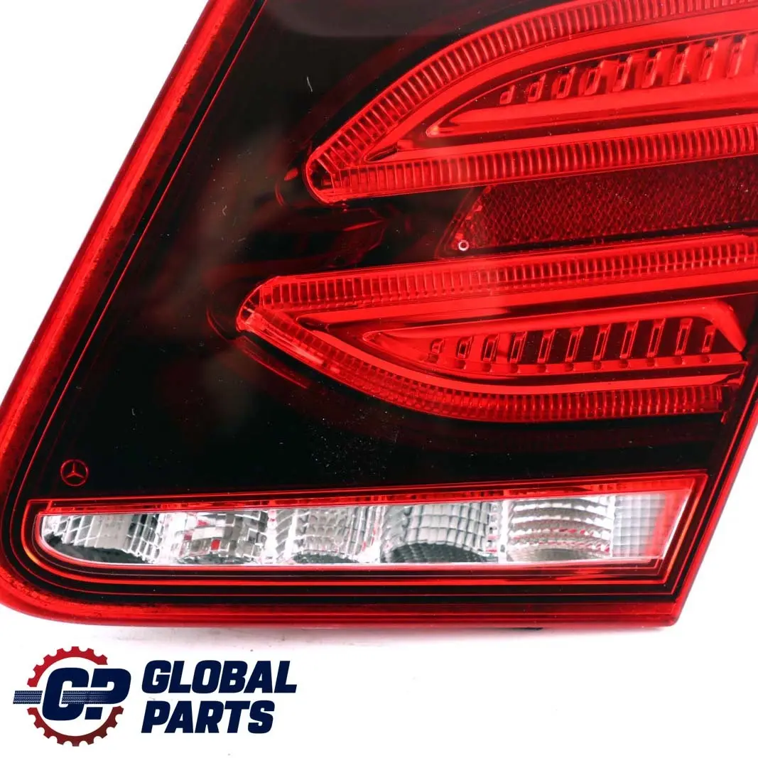 Mercedes W207 Trasera Derecha Bootlid Bootlid Tail Lamp Light - SKU A2079063800 - Número de pieza A2079063800