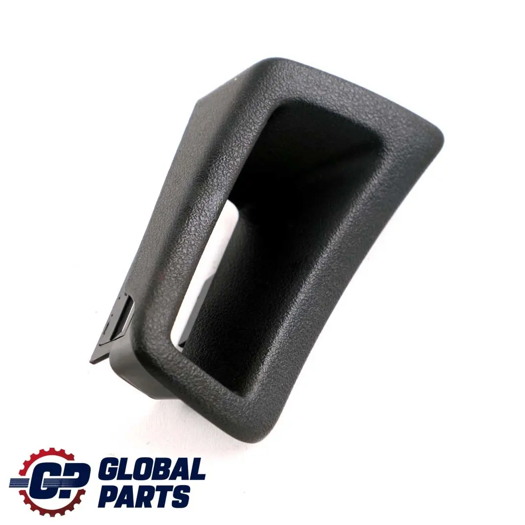 W207 Convertible Trasero Izquierdo Guía Cinturón Seguridad para Mercedes con número de pieza A2079240159 Mercedes W207 Convertible Trasero Izquierdo Guía Cinturón Seguridad - SKU A2079240159 - Número de pieza A2079240159