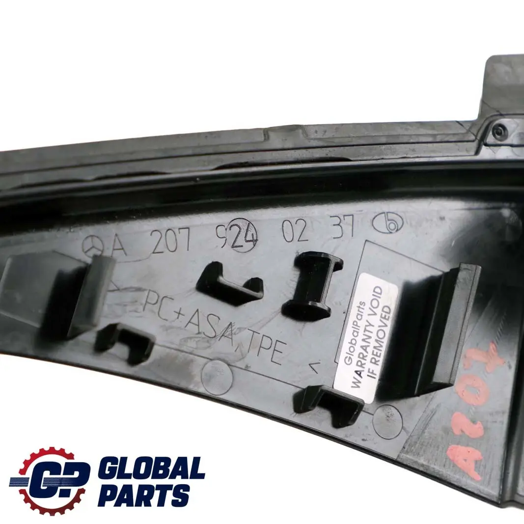 Sicherheitsgurtführung Abdeckung rechts für Mercedes A207 Cabrio mit Teilenummer A2079240237 Mercedes A207 Cabrio Sicherheitsgurtführung Abdeckung rechts - SKU A2079240237 - Teilenummer A2079240237