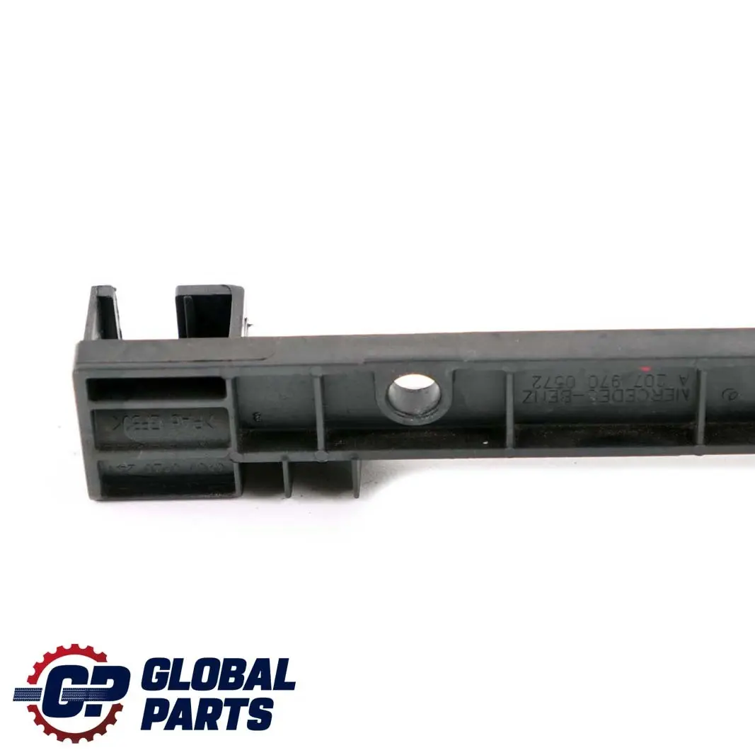 W207 Convertible Bracket Holder Mount pour Mercedes A207 à propos du numéro de pièce A2079700572 Mercedes A207 W207 Convertible Bracket Holder Mount - SKU A2079700572 - Numéro de pièce A2079700572