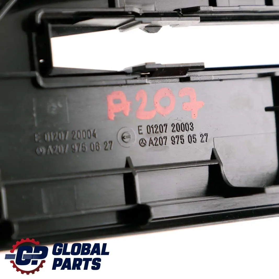 Mercedes A207 Asiento trasero Banco Roll Bar Cubierta - SKU A2079750527 - Número de pieza A2079750527