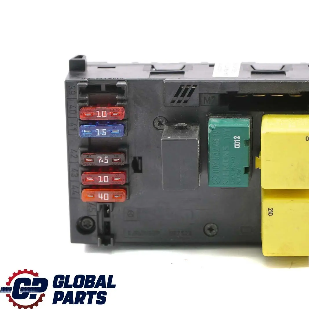 Mercedes-Benz W208 Fuse Box Relay Control Unit Electric Module SAM to with Part number A2085450132 Mercedes-Benz W208 Fuse Box Relay Control Unit Electric Module SAM - SKU A2085450132 - Part number A2085450132