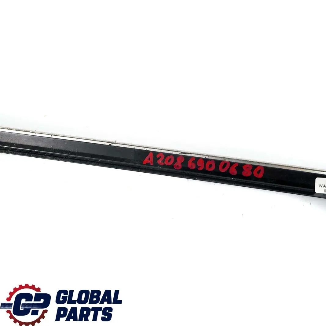 Mercedes-Benz CLK-Klasse W208 C208 Vorne Rechts Zierstab Dichtung Leistung für mit Teilenummer A2086900680 Mercedes-Benz CLK-Klasse W208 C208 Vorne Rechts Zierstab Dichtung Leistung - SKU A2086900680 - Teilenummer A2086900680