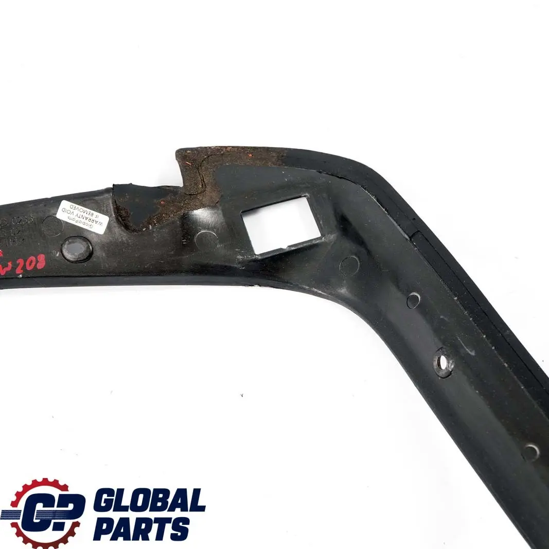 W208 Trasera Derecha Recorte Panel Tapa Maletero para Mercedes CLK C208 con número de pieza A2086930233 Mercedes CLK C208 W208 Trasera Derecha Recorte Panel Tapa Maletero - SKU A2086930233 - Número de pieza A2086930233