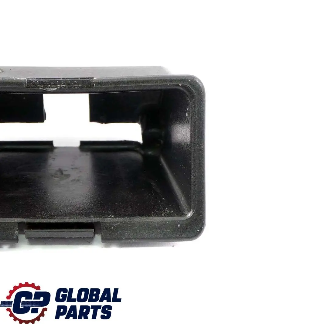 Mercedes-Benz C208 W208 Hayon Coffre Catch Revetement pour à propos du numéro de pièce A2086940001 Mercedes-Benz C208 W208 Hayon Coffre Catch Revetement - SKU A2086940001 - Numéro de pièce A2086940001