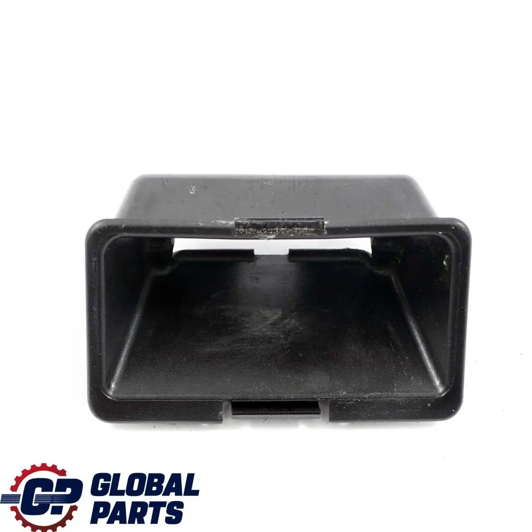 Mercedes-Benz C208 W208 Hayon Coffre Catch Revetement pour à propos du numéro de pièce A2086940001 Mercedes-Benz C208 W208 Hayon Coffre Catch Revetement - SKU A2086940001 - Numéro de pièce A2086940001