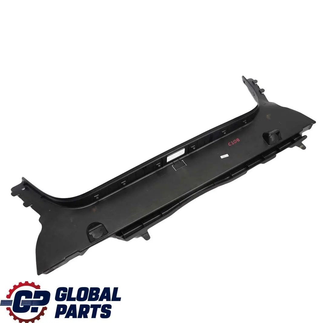 Mercedes-Benz Clase CLK W208 Maletero Carga Borde Tapa para con número de pieza A2086940625 Mercedes-Benz Clase CLK W208 Maletero Carga Borde Tapa - SKU A2086940625 - Número de pieza A2086940625