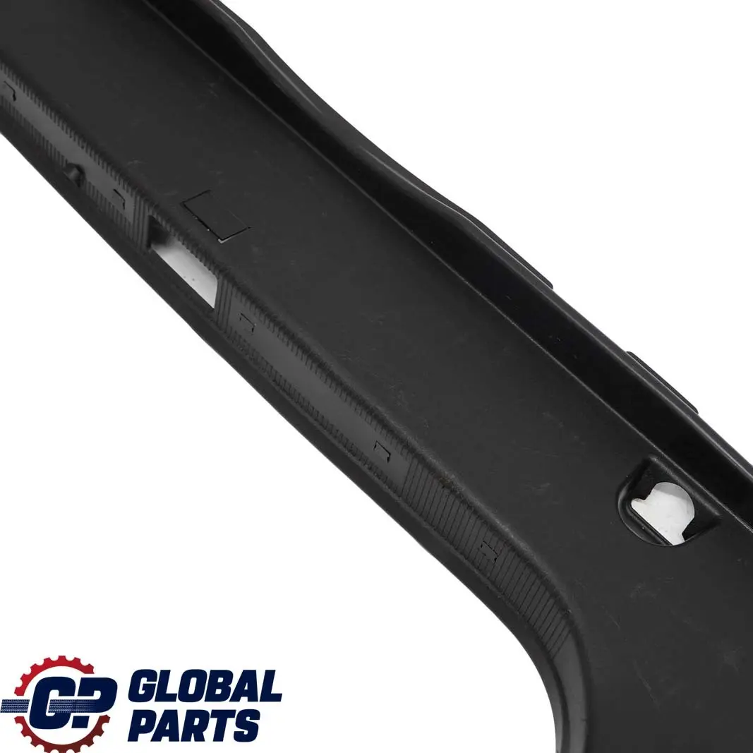 Mercedes-Benz Clase CLK W208 Maletero Carga Borde Tapa para con número de pieza A2086940625 Mercedes-Benz Clase CLK W208 Maletero Carga Borde Tapa - SKU A2086940625 - Número de pieza A2086940625