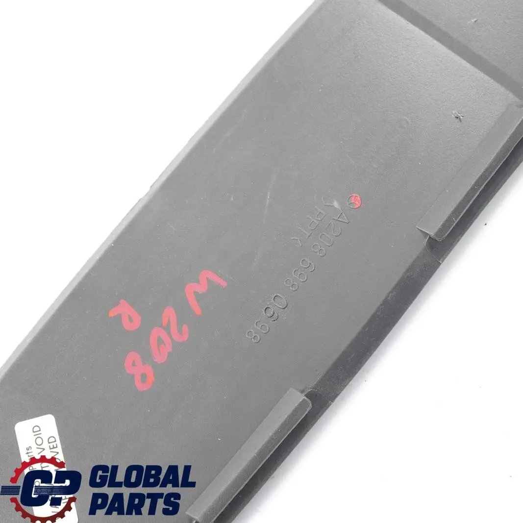 W208 Guardabarros Delantero Derecho Junta Tapa Panel para Mercedes C208 con número de pieza A2086980598 Mercedes C208 W208 Guardabarros Delantero Derecho Junta Tapa Panel - SKU A2086980698 - Número de pieza A2086980598