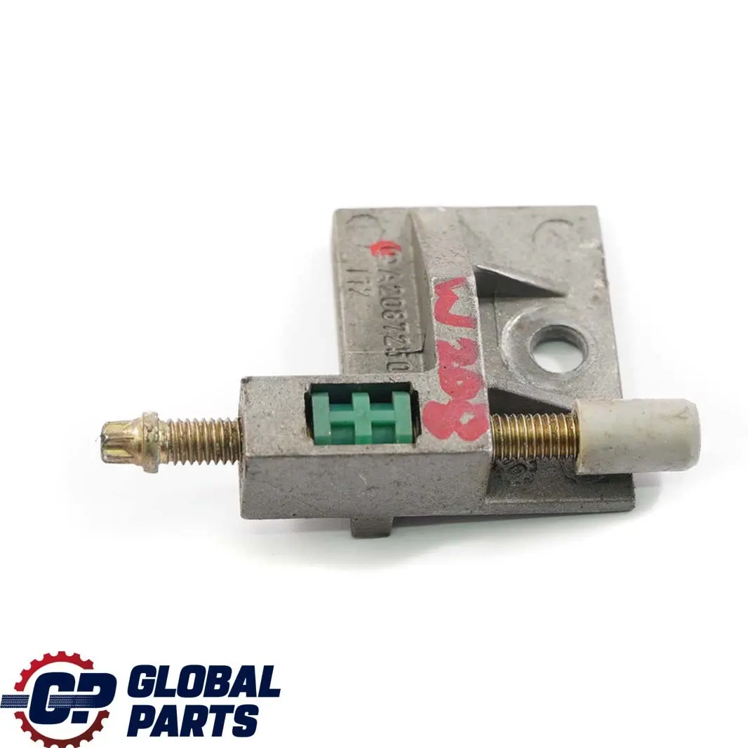 Mercedes-Benz CLK W208 C208 Finestra Regolazione Supporto SX per con numero di parte A2087250148 Mercedes-Benz CLK W208 C208 Finestra Regolazione Supporto SX - SKU A2087250148 - Numero di parte A2087250148