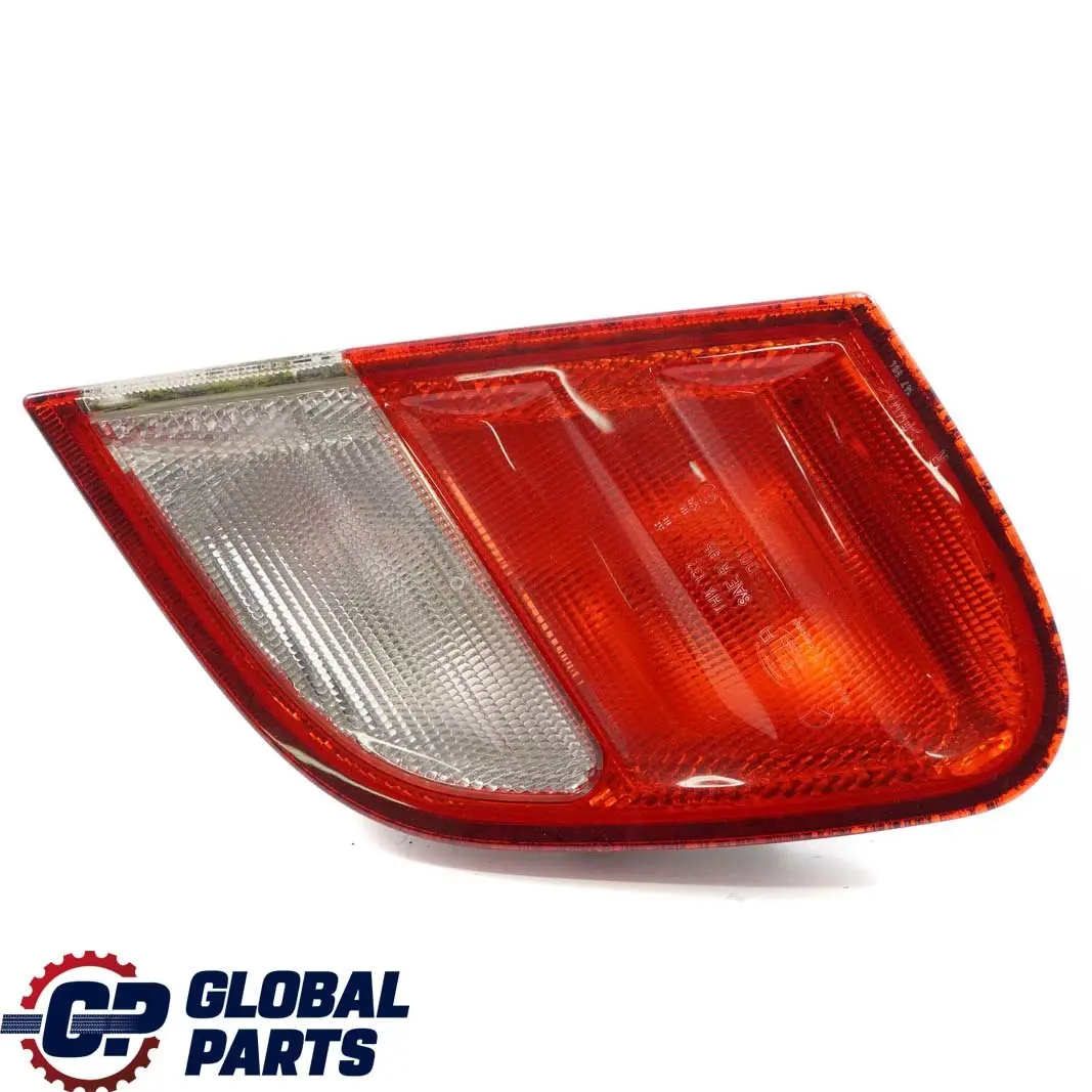 W208 C208 Trasera Derecha O / Boot Tailgate Luz Lampara para Mercedes CLK con número de pieza A2088200864 Mercedes CLK W208 C208 Trasera Derecha O / Boot Tailgate Luz Lampara - SKU A2088200864 - Número de pieza A2088200864