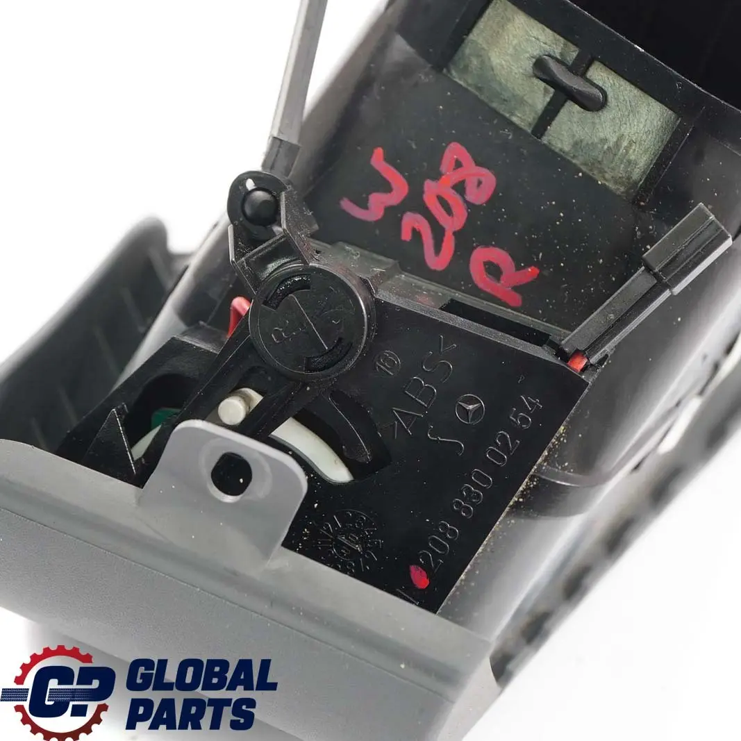 Mercedes-Benz Classe CLK W208 Tableau Buse D'Air Droite Gris pour à propos du numéro de pièce A2088300254 Mercedes-Benz Classe CLK W208 Tableau Buse D'Air Droite Gris - SKU A2088300254 - Numéro de pièce A2088300254