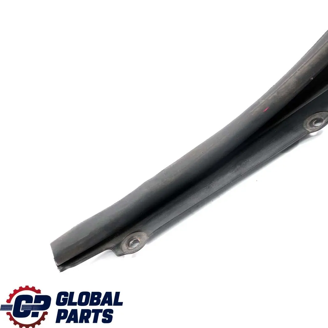  Mercedes-Benz W208 Guarnizione Cofano Anteriore Destro Motore - SKU A2088870298 - Numero di parte A2088870298