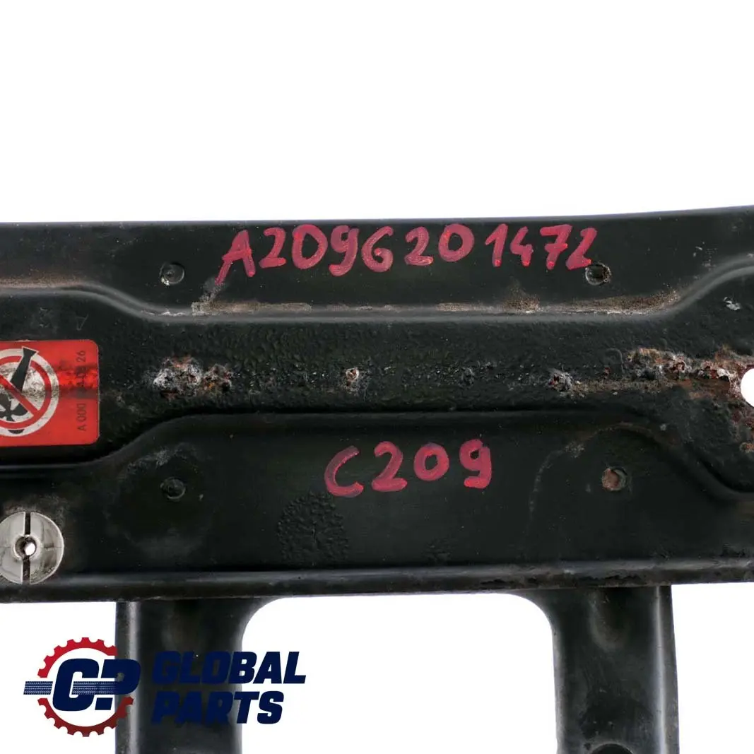 Mercedes-Benz C209 Pannello di chiusura del cofano anteriore per con numero di parte A2096201472 Mercedes-Benz C209 Pannello di chiusura del cofano anteriore - SKU A2096201472 - Numero di parte A2096201472