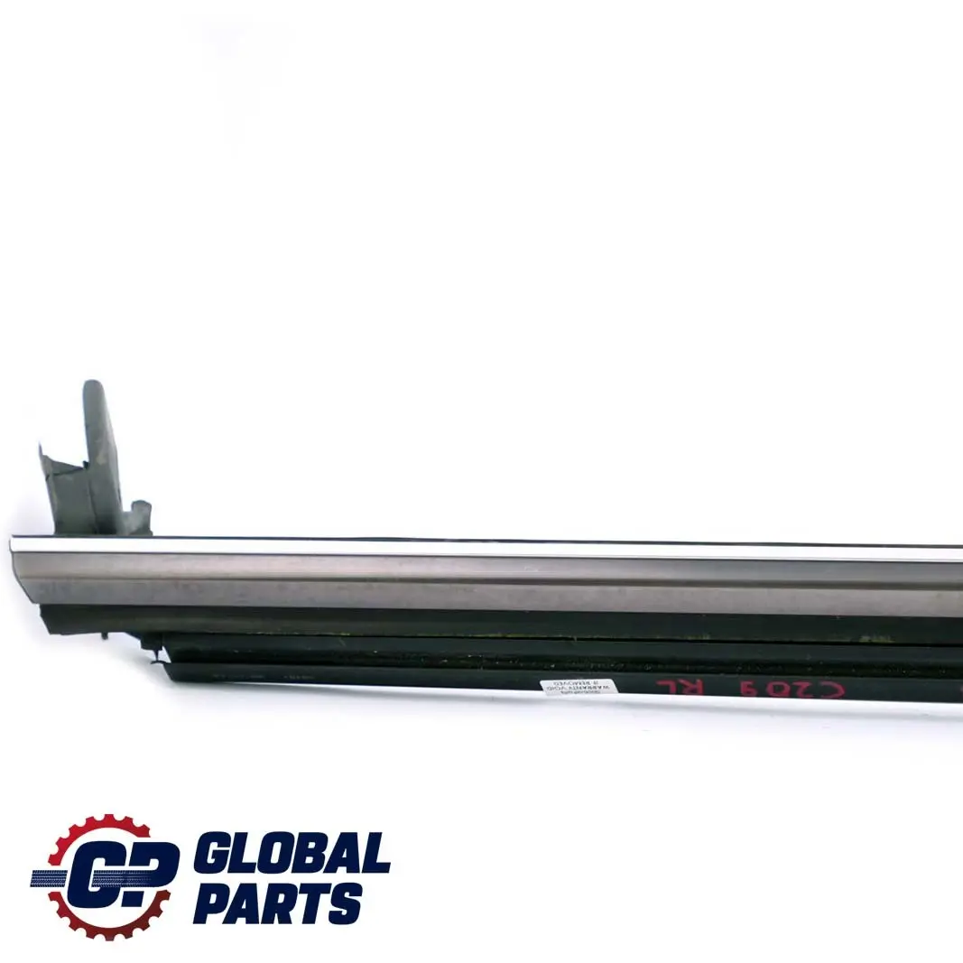 Mercedes C209 Joint d'étanchéité du bandeau de vitre arrière gauche - SKU A2096700138 - Numéro de pièce A2096700138