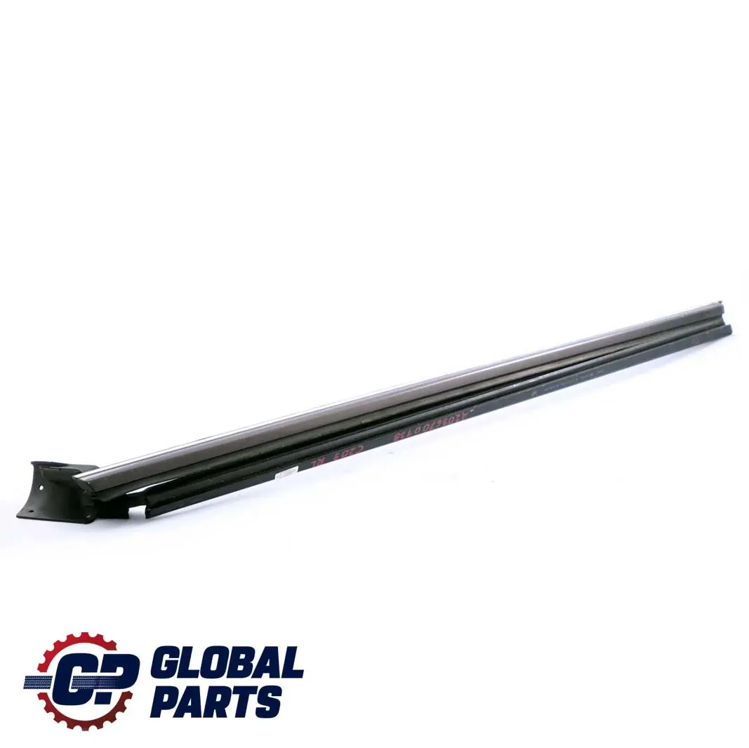Mercedes C209 Listwa Zgarniająca Szyby Drzwi Lewy Tył - SKU A2096700138 - Numer Części A2096700138