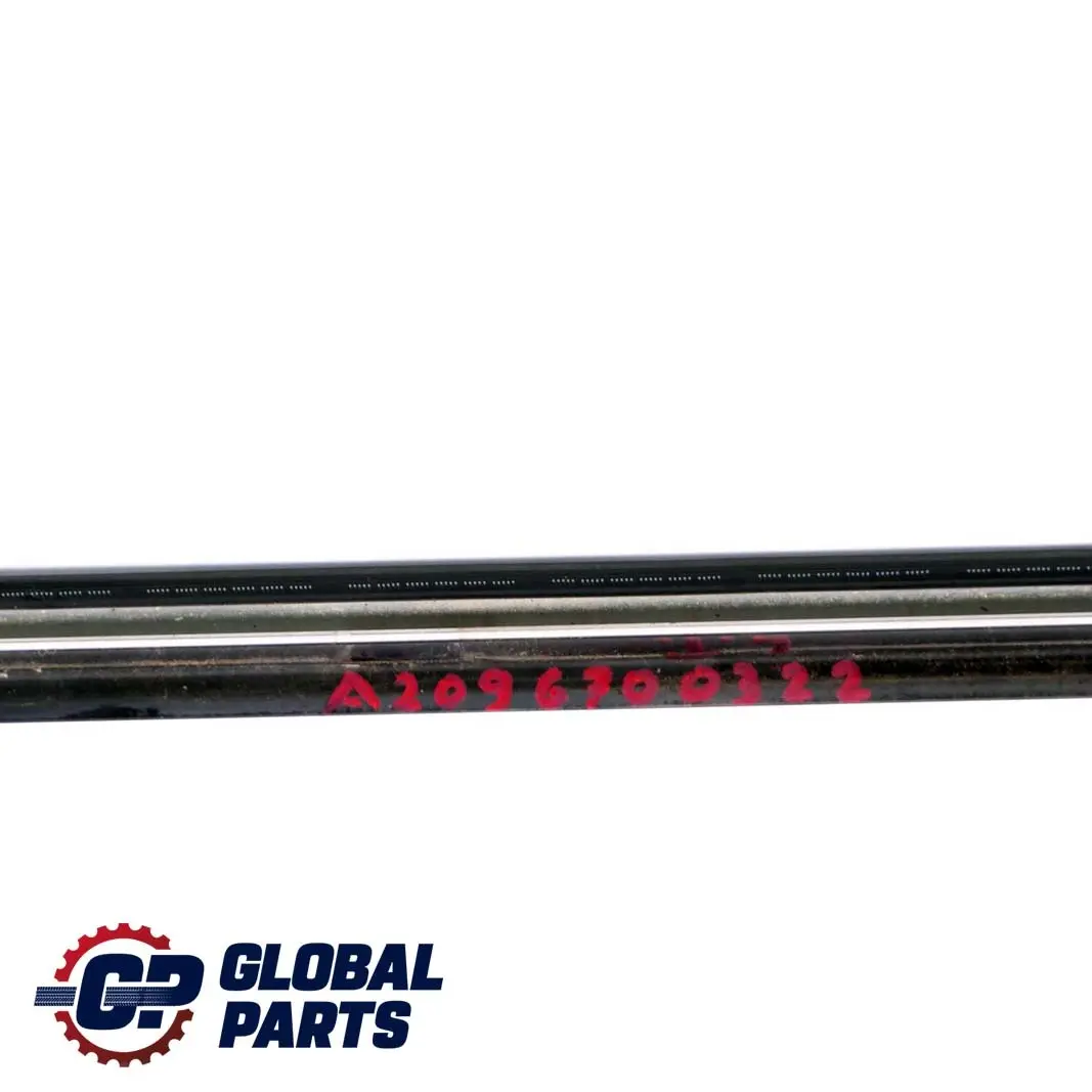 Listón embellecedor moldura ventana trasera izquierda para Mercedes C209 con número de pieza A2096700322 Mercedes C209 Listón embellecedor moldura ventana trasera izquierda - SKU A2096700322 - Número de pieza A2096700322