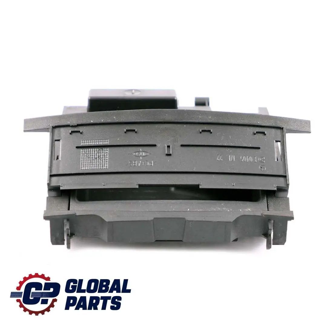Cenicero Delantero Mercedes C209 W209 Consola Central Bandeja para con número de pieza A2096800550 Cenicero Delantero Mercedes C209 W209 Consola Central Bandeja - SKU A2096800550 - Número de pieza A2096800550