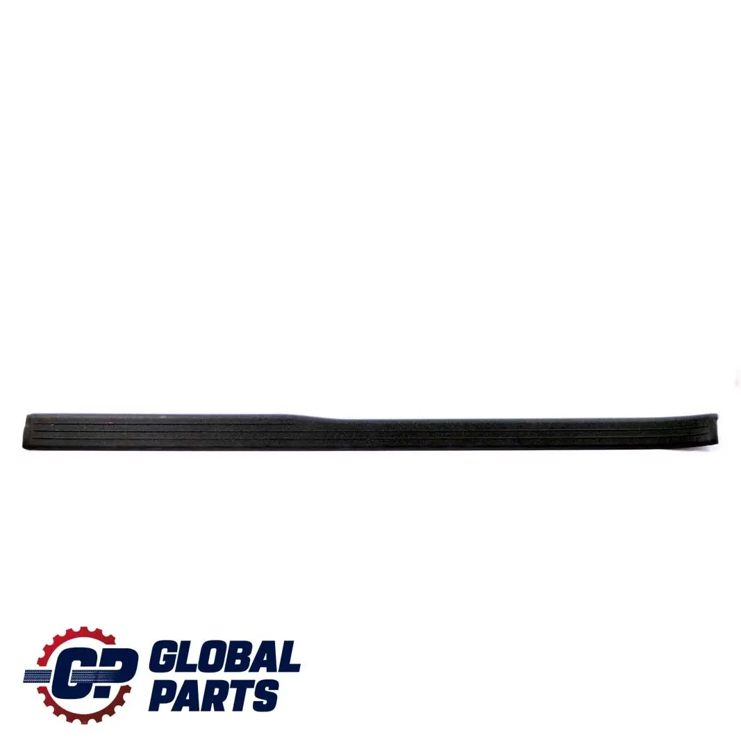 Sinistra davanzale della Piastra d'ingresso Rivestimento per Mercedes C209 W209 con numero di parte A2096800735 Mercedes C209 W209 Sinistra davanzale della Piastra d'ingresso Rivestimento - SKU A2096800735 - Numero di parte A2096800735