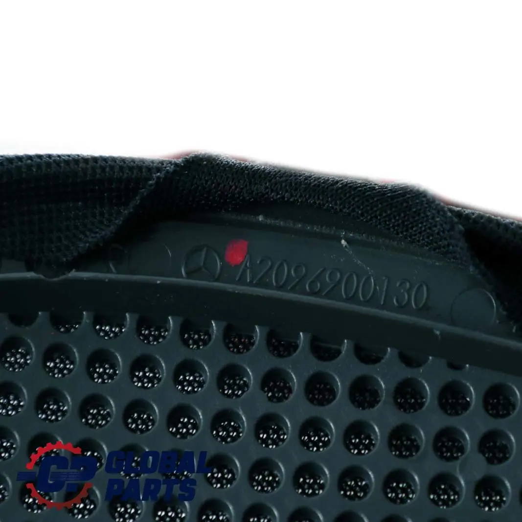 Osłona Obudowa Głośnika Prawa do Mercedes C209 W209 o numerze A2096900130 Mercedes C209 W209 Osłona Obudowa Głośnika Prawa - SKU A2096900130 - Numer Części A2096900130