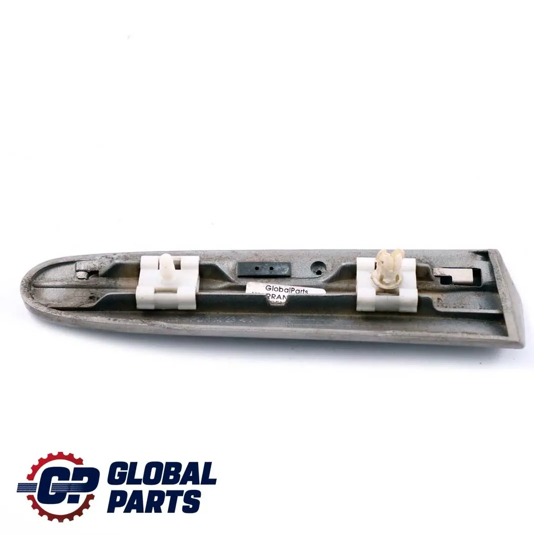 Vorne Rechts Quartal Zierleiste Silber für Mercedes CLK C209 W209 mit Teilenummer A2096902262 Mercedes CLK C209 W209 Vorne Rechts Quartal Zierleiste Silber - SKU A2096902262-CS - Teilenummer A2096902262