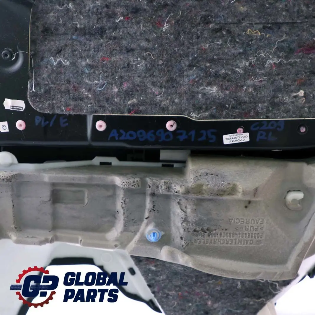 Seitliche Verkleidung Leder Schwarz Hinten Links für Mercedes C209 mit Teilenummer A2096907125 Mercedes C209 Seitliche Verkleidung Leder Schwarz Hinten Links - SKU A2096907125 - Teilenummer A2096907125