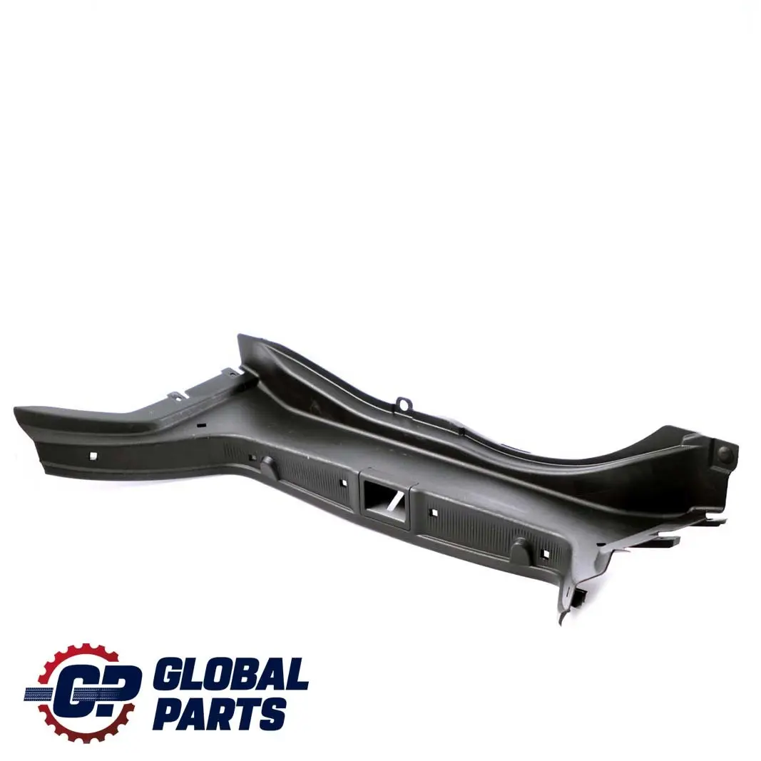 Osłona Progu Pasa Bagażnika do MERCEDES W209 C209 o numerze A2096902953 MERCEDES W209 C209 Osłona Progu Pasa Bagażnika - SKU A2096943325 - Numer Części A2096902953