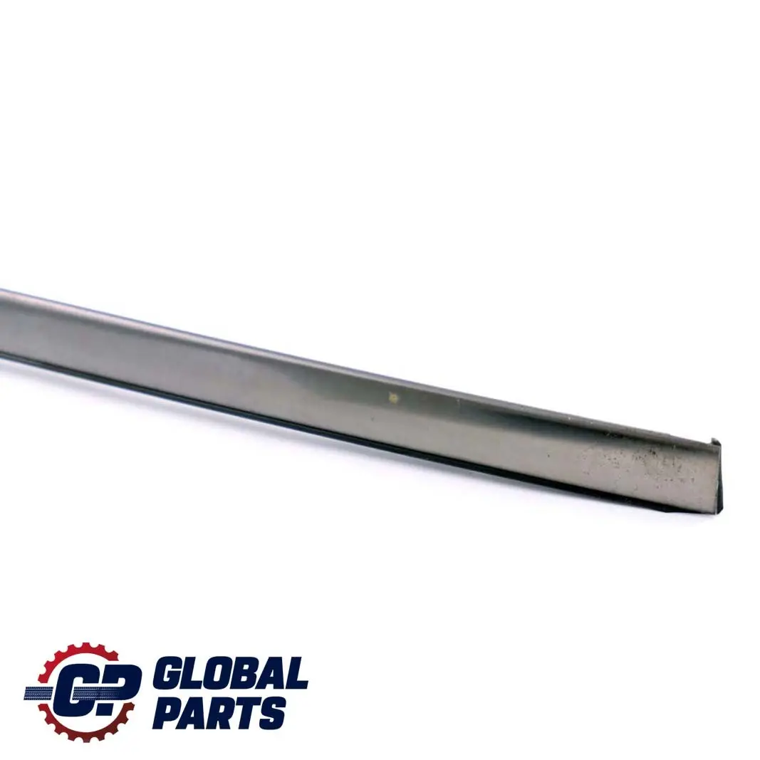 Striscia di protezione del montante A sinistra per Mercedes C209 W209 con numero di parte A2097200147 Mercedes C209 W209 Striscia di protezione del montante A sinistra - SKU A2097200147 - Numero di parte A2097200147