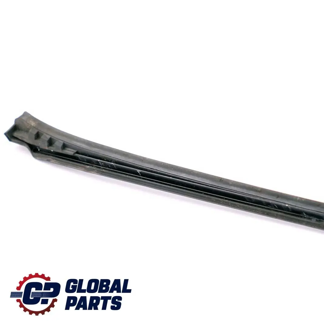 Mercedes C209 W209 Striscia di protezione del montante A destra - SKU A2097200247 - Numero di parte A2097200247