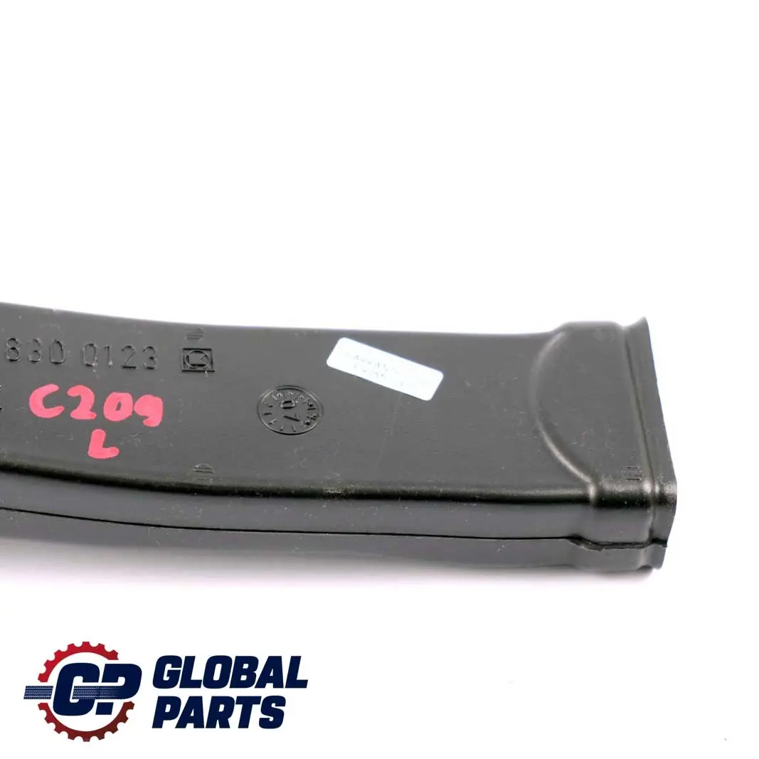 Canal de guidage des conduits d'air Boule gauche pour Mercedes C209 à propos du numéro de pièce A2098300123 Mercedes C209 Canal de guidage des conduits d'air Boule gauche - SKU A2098300123 - Numéro de pièce A2098300123