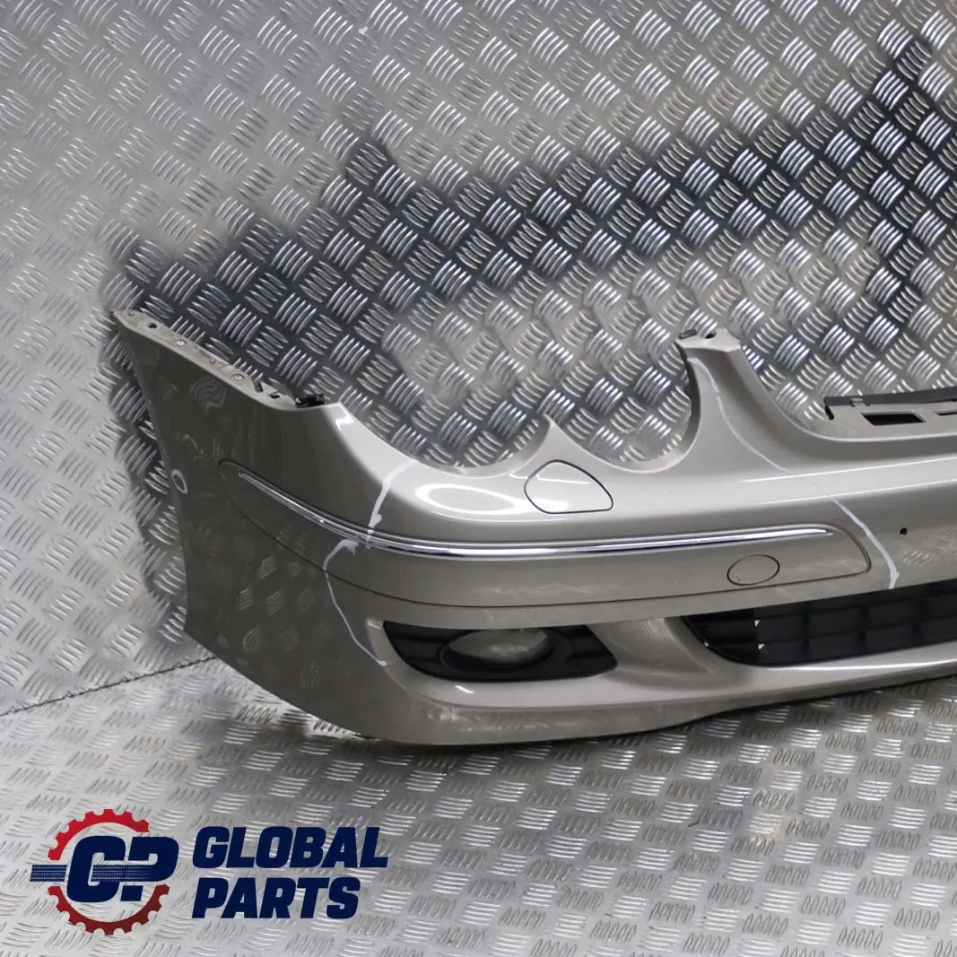 Klasse C209 Stossfänger Vorn Cubanite Silber Metallic - 723 für Mercedes CLK mit Teilenummer A2098853225 Mercedes CLK Klasse C209 Stossfänger Vorn Cubanite Silber Metallic - 723 - SKU A2098853225-CS - Teilenummer A2098853225