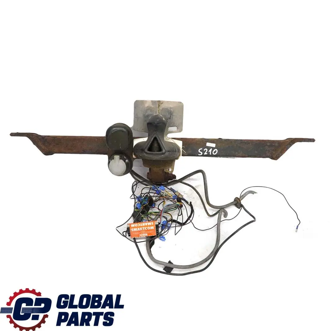 Mercedes-Benz W210 Break S210 Attelage de Remorque Amovible pour à propos du numéro de pièce A2103100495 Mercedes-Benz W210 Break S210 Attelage de Remorque Amovible - SKU A2103100495 - Numéro de pièce A2103100495