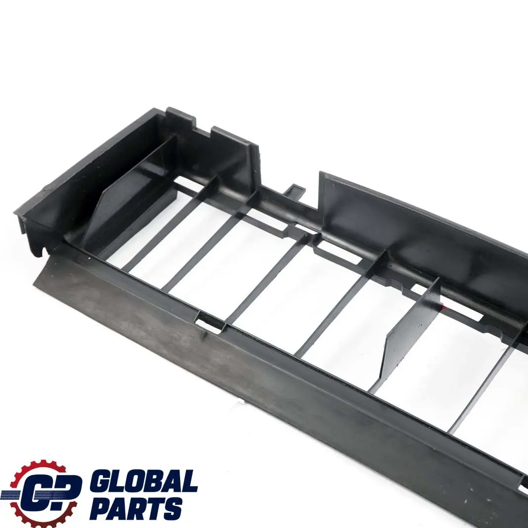 Protector De aire del radiador Mercedes-Benz Clase E S210 W210 para con número de pieza A2105000816 Protector De aire del radiador Mercedes-Benz Clase E S210 W210 - SKU A2105000816 - Número de pieza A2105000816