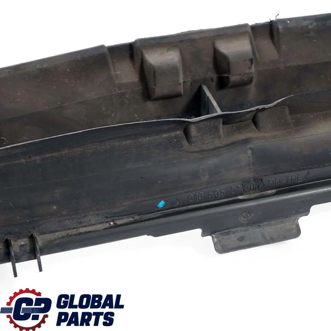  Mercedes-Benz Classe E W210 Canale Aspirazione Del Radiatore - SKU A2105052130 - Numero di parte A2105052130